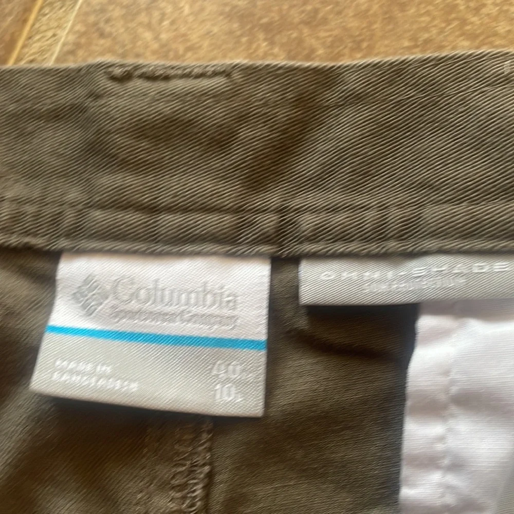 NWT Columbia Omni-Shade Cargo Shorts! 40
